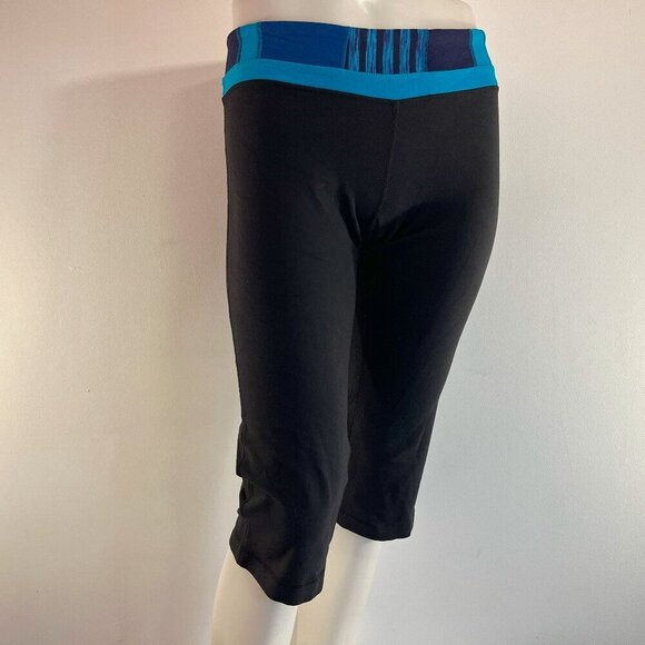 lululemon athletic Women's Black Cropped Leggings - Size 6 - Picture 1 of 5